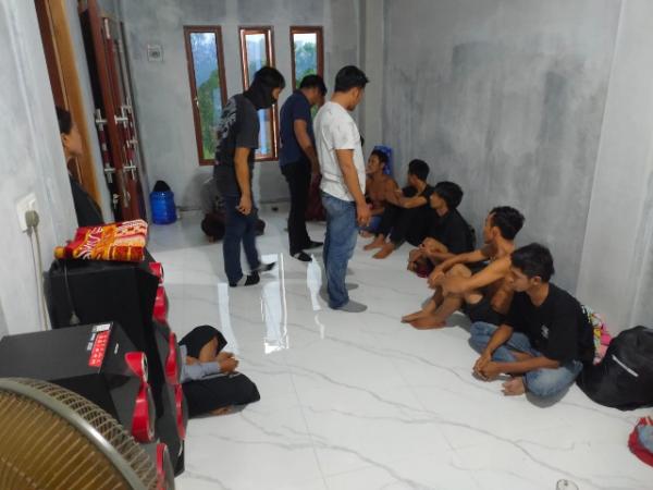 Polisi Gagalkan Keberangkatan 8 Calon Pekerja Migran Ilegal ke Malaysia dari Batam