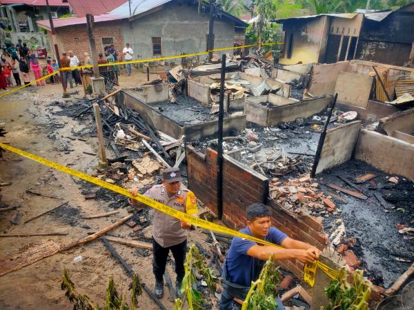 3 Unit Rumah Hangus Terbakar di Padang Sakti : Kerugian Material Capai Ratusan Juta