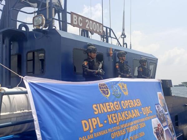 Kolaborasi KPLP-Bea Cukai Gelar Patroli Laut di Perairan Kepri