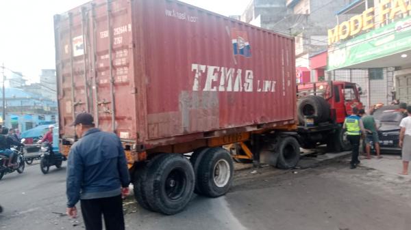 Pengemudi Sepmor Terseret di Kolong Mobil 1 Tewas, Supir Truk Kabur Hingga Kini Belum Tertangkap