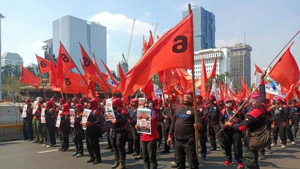 Buruh Gelar Demo, Massa Ancam Mogok Nasional jika MK Tak Batalkan UU Cipta Kerja