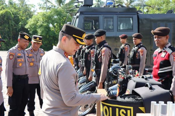 Jelang Pilkada 2024, Kapolres Pidie Jaya AKBP Ahmad Faisal Pasaribu Cek Alsus dan Almatsus Dalmas