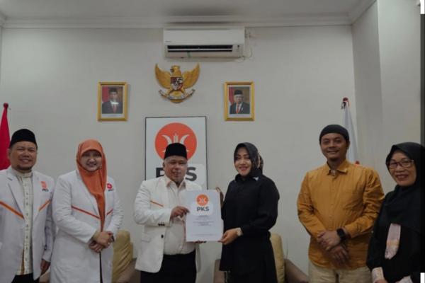 PKS Usung Ning Ita dan Ikfina Fahmawati untuk Pilkada Mojokerto 2024