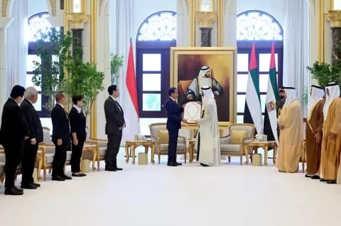 Presiden Joko Widodo Terima Penghargaan Order of Zayed dari Presiden MBZ