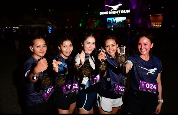 Kemeriahan Dino Night Run Season 2, Berlari Bersama Dinosaurus di Malam Hari