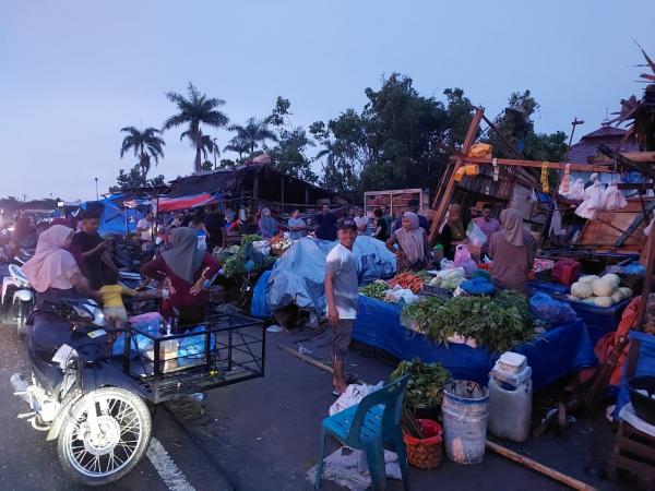 Hujan Deras Disertai Angin Kencang Rusak 173 Bangunan di Kecamatan Tanah Luas