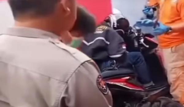 Viral Pengemudi Ojol Dikira Meninggal Padahal Tidur, Polisi Sudah Bawa Kantong Jenazah