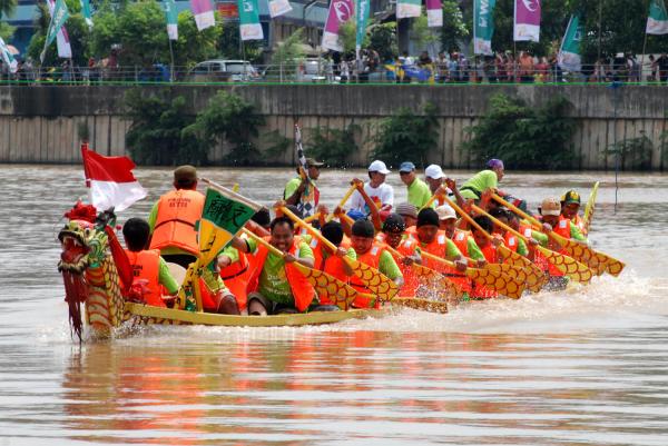 Festival Cisadane 2024, Saksikan Lomba Perahu Naga yang Seru