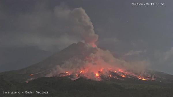 Gunung Merapi Kembali Meletus Minggu Pagi, Luncurkan Guguran Lava Sejauh 1,6 Km