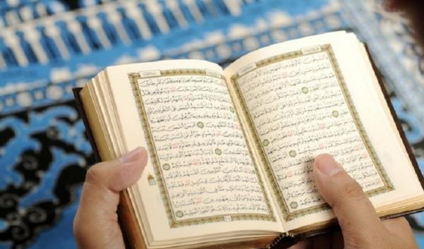 6 Keutamaan dan Keberkahan Baca Alquran Gunakan Mushaf Dibanding Ponsel 