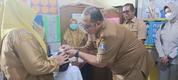 Sukseskan Pekan Imunisasi Nasional Polio, Puskesmas Ciomas Gelar Pin Polio di SDN Ciomas 1