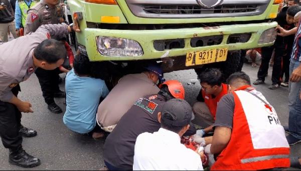Kecelakaan Maut, Ayah dan Anak Terlindas Truk di Simpang Empat Terminal Pilangsari Sragen