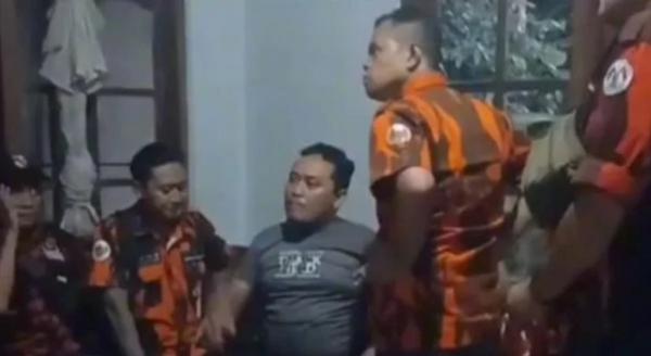 Kades Sekaligus Ketua Pemuda Pancasila Bernama Supono yang Intimidasi Wali Murid Pelapor Pungl