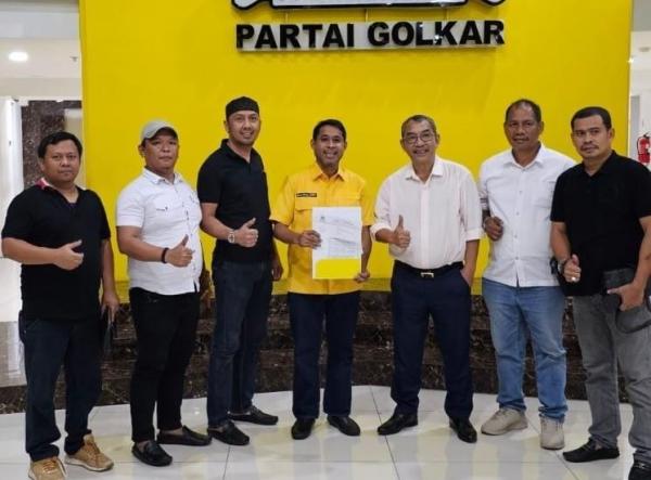 Usai Perindo dan PPP, Bacabup Yohanis Manibuy Terima SK Rekomendasi Partai Golkar