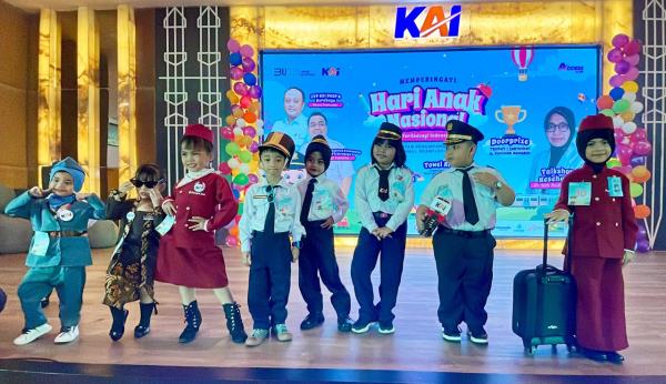 Kemeriahan Peringati Hari Anak Nasional 2024 di KAI Daop 8 Surabaya