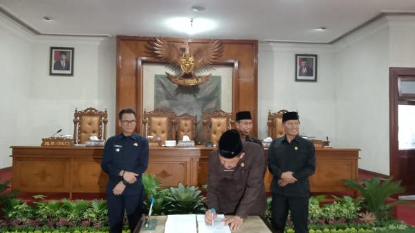 DPRD Tulungagung Bersama Pemkab Setujui KUA-PPAS 2025