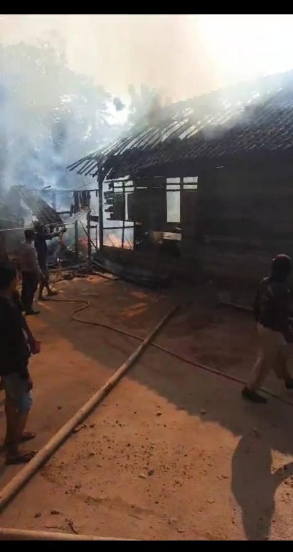 Diduga Api Berasal dari Tabung Gas, Sebuah Rumah di Sukosari Baradatu alami Kebakaran