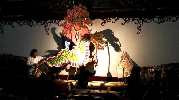 5 Buto Gede Ramaikan Pentas Wayang Kulit Ki Gondo Wartoyo di Semarang