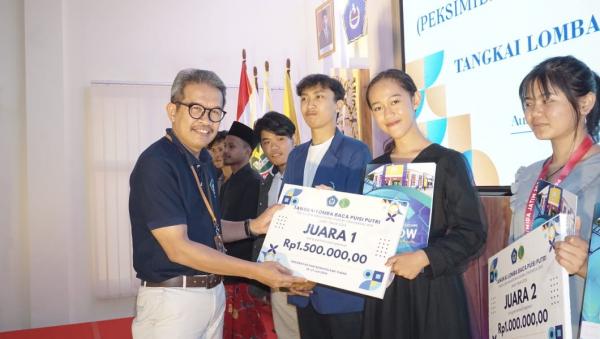 Pekan Seni Mahasiswa Daerah (Peksimida) XVII Jawa Timur Tahun 2024 Tangkai Lomba Baca Puisi