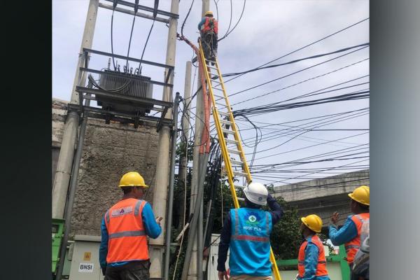 PLN Bekasi Sediakan Layanan Sambungan Listrik Sementara untuk Pesta Pernikahan