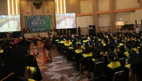 STAI Sabili Bandung Luluskan 415 Wisudawan Program Sarjana dan Magister