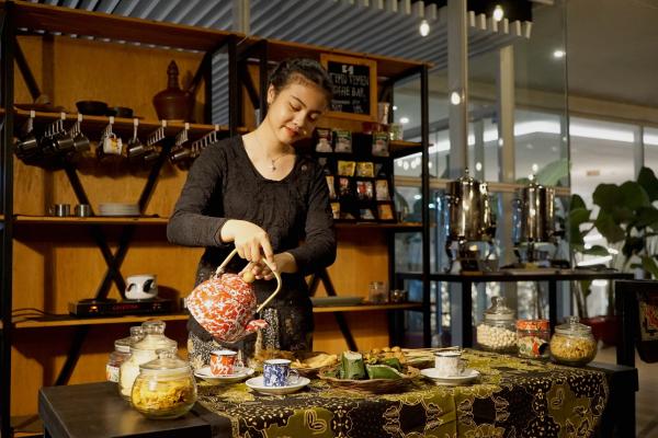 Menikmati Kuliner Malam Hari di Angkringan Bintoro Grand Swiss-Belhotel Darmo