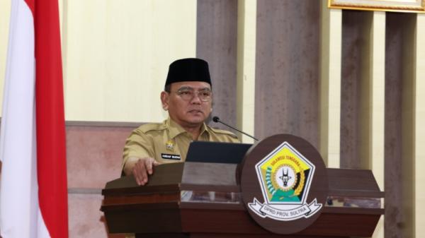 Pj Gubernur Sultra Jelaskan Ranperda RPJPD Tahun 2025-2045 pada Rapat Paripuna DPRD