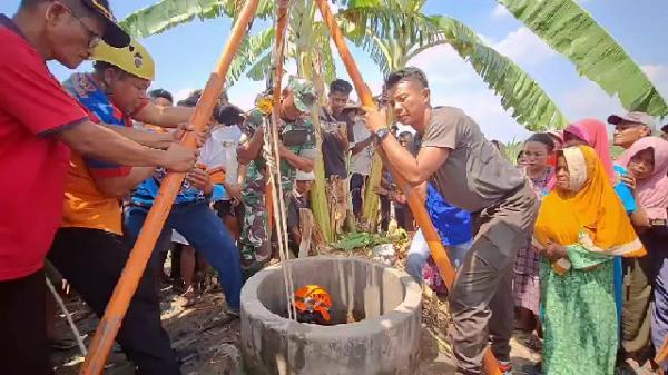 Petani Tewas Tercebur Sumur Saat Ambil Air, Evakuasi Berlangsung Dramatis