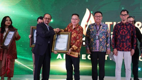 PosIND Raih Lima Penghargaan Bertajuk Green Leaders Award dan TJSL Award