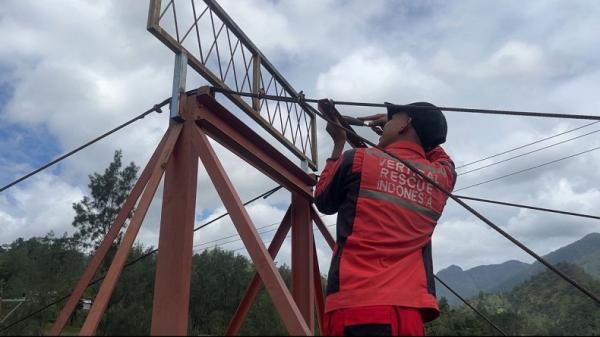 Tim Vertical Rescue Indonesia mulai Bangun Jembatan Gantung di Desa Noepesu TTU