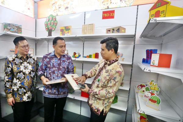 Walikota Eri Cahyadi Resmikan Indonesia Toys Paradise, Pameran Berikat Industri Mainan Anak