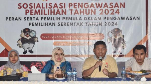 Sosialisasi di Mubar, Bawaslu Sultra ajak Pemilih Pemula Aktif Lakukan Pengawasan Pilkada 2024