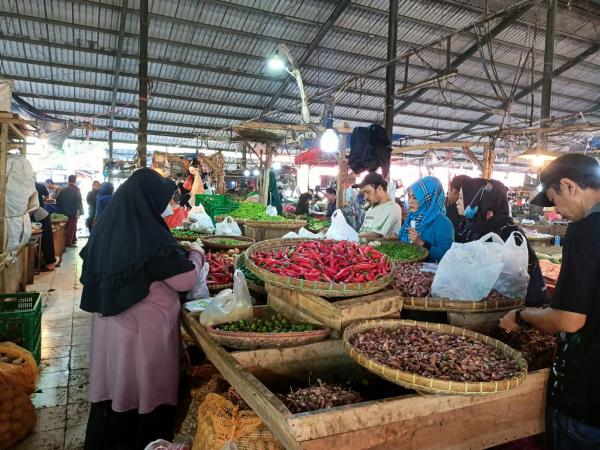 Cabe-cabean di Pasar Naik, Diskuperindagin Cianjur: Malah Turun