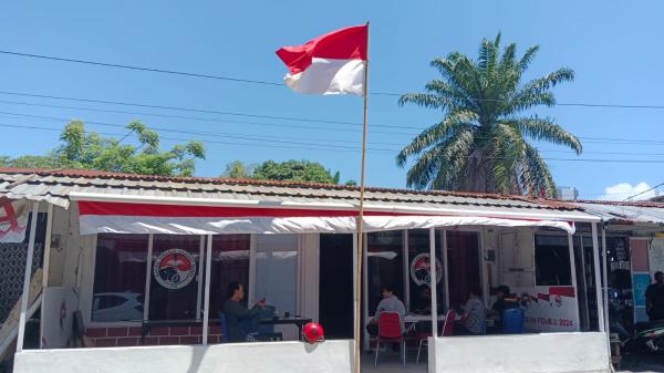 IJS Sulbar Kibarkan Bendera Merah Putih dan Hiasi Kantor dengan Umbul-umbul Merah Putih