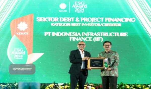 IIF Raih Penghargaan ESG Award 2024, Bukti Komitmen terhadap Pembiayaan Infrastruktur Berkelanjutan 