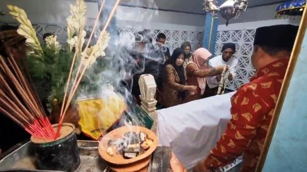 Tradisi Buka Luwur di Makam Syech Maulana Ibrahim Magribi