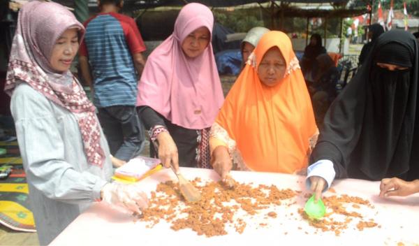 Pelatihan Pembuatan Gula Semut di Pekon Kediri