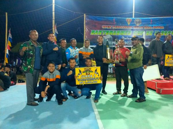 Tim Hantu Rimba Kodim 0427 Way Kanan Rebut Piala Juara 1 Event Bola Voli Danyon Armed Cup-II