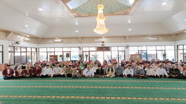 Peringati Tahun Baru Islam, DKM Masjid Daarussalam Tambun Selatan Santuni Puluhan Anak Yatim