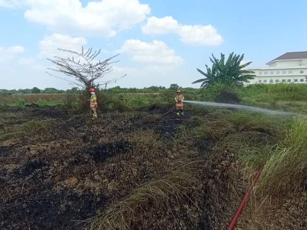 Pasien dan Pengunjung RSUD Sosodoro Djatikoesoemo Panik Akibat Lahan di Bojonegoro Terbakar