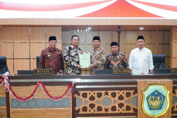 Legislatif Beri Tanggapan Raperda Perubahan  APBD Lamongan 2024