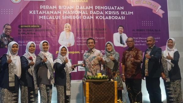 HUT ke-73 IBI,  Bidan Diharapkan Berperan Turunkan Angka Stunting, Kematian Ibu dan bayi