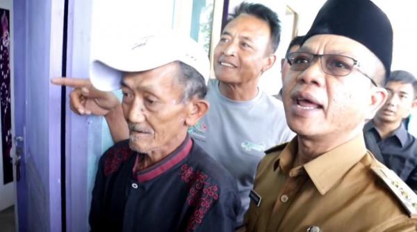 Dadang Supriatna Takziyah ke Rumah Korban Pembunuhan di Pacet Kabupaten Bandung