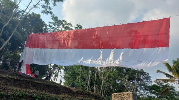 Bendera Merah Putih Sepanjang 390 Meter Bakal Membentang di Situ Sanghyang saat HUT ke-79 RI