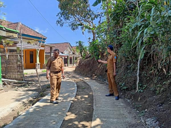 Akses Jalan di Desa Jangkang Diperbaiki Diharapkan Tingkatkan Produktifitas Petani