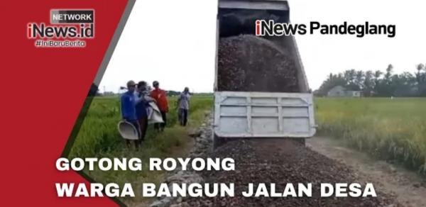 Sulit Dilalui, PJ Kades Ciawi Pandeglang bersama Warga Gotong Royong Bangun Jalan Desa