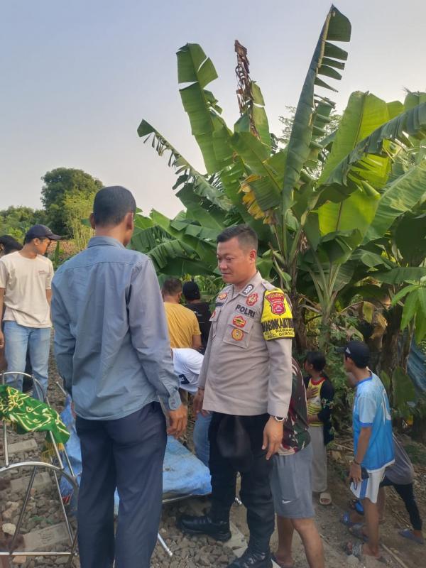 Warga Cilegon Tertabrak Kereta, Polsek Pulomerak Datangi TKP Laka