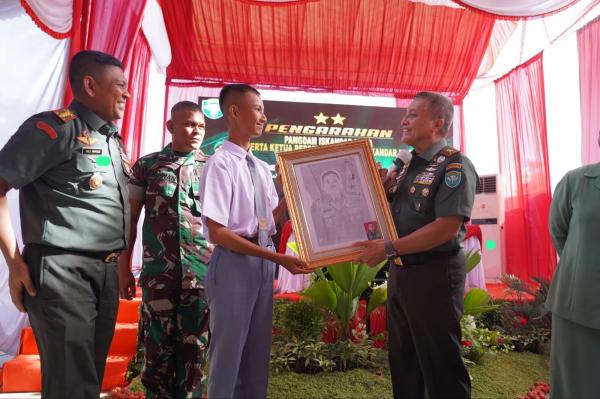 Pangdam IM Apresiasi Prestasi Anak Prajurit dan Santuni Anak Yatim