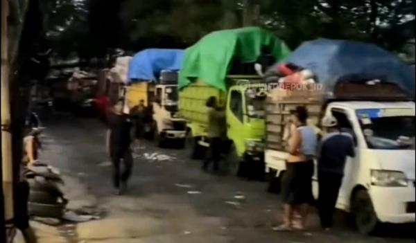 DLHK Depok Akui Longsor TPA Cipayung dan Berdampak Antrean Truk Sampah Mengular