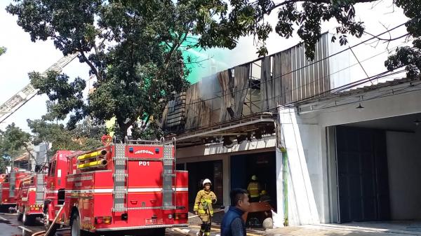 2 Toko Sepatu dan Tas di Cibaduyut Bandung Ludes Terbakar, Diduga Gegara Korsleting Listrik